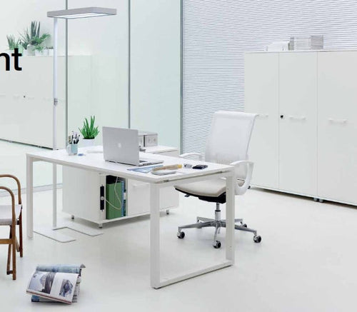 Scrivania con gambe ad anello metalliche per ufficio operativo cm. 120/140/160/180/200 x80x73h