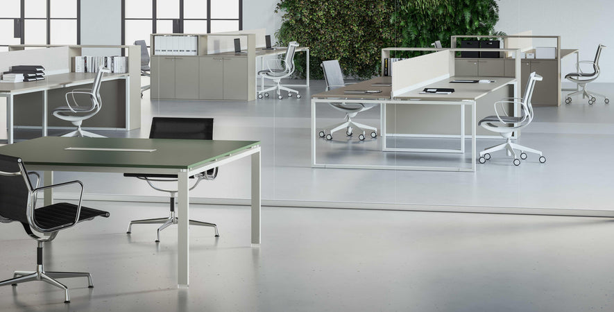 Scrivania con gambe a ponte regolabili in altezza per ufficio operativo cm. 120/140/160/180 x80x65/85h