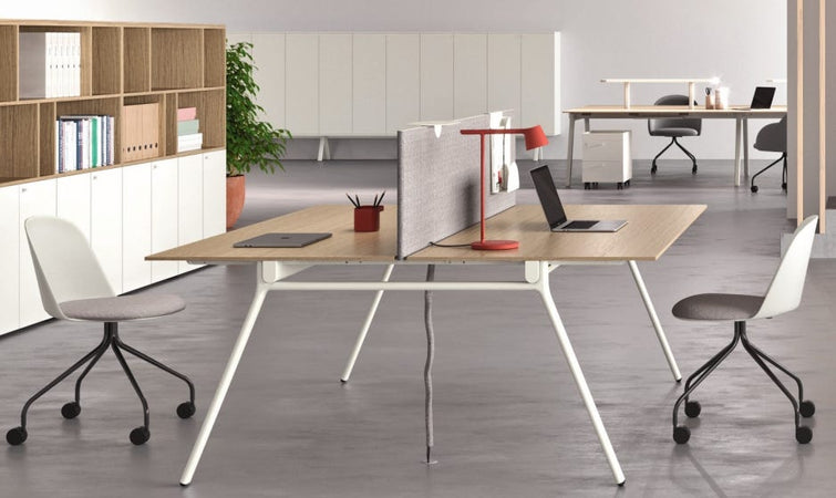 Scrivanie contrapposte con struttura metallica e top in melaminico operative cm. 140/160/180x80x75h