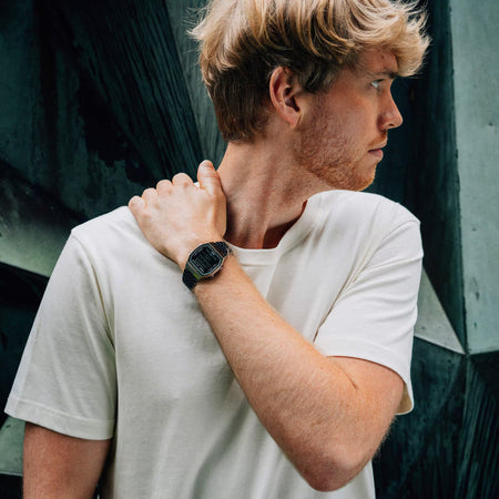 CASIO VINTAGE Mod. BLUETOOTH SMARTPHONE LINK - BLACK - built-in accelerometer senses body movements + steps counter - ALL BLACK