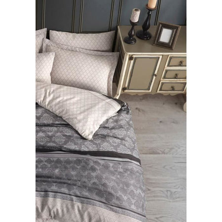 Completo letto - 1 copripiumino 220 x 240 cm + 2 federe 60 x 60 cm - 65% cotone, 35% poliestere - Grigio
