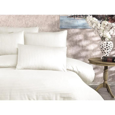 Completo letto - 1 copripiumino 220 x 240 cm + 2 federe 60 x 60 cm - 80% cotone, 20% poliestere - Crema