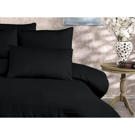 Completo letto - 1 copripiumino 220 x 240 cm + 2 federe 60 x 60 cm - 70% poliestere, 30% cotone - Nero