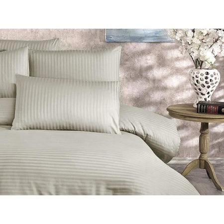 Completo letto - 1 copripiumino 220x240 cm + 2 federe 60x60 cm - 70% poliestere, 30% cotone - Cappuccino