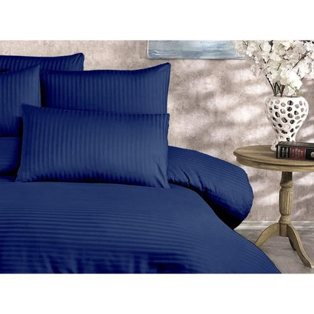 Completo letto - 1 copripiumino 220 x 240 cm + 2 federe 60 x 60 cm - 70% poliestere, 30% cotone - Blu