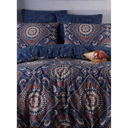 Completo letto - 1 copripiumino 220 x 240 cm + 2 federe 60 x 60 cm - 65% cotone, 35% poliestere - Blu