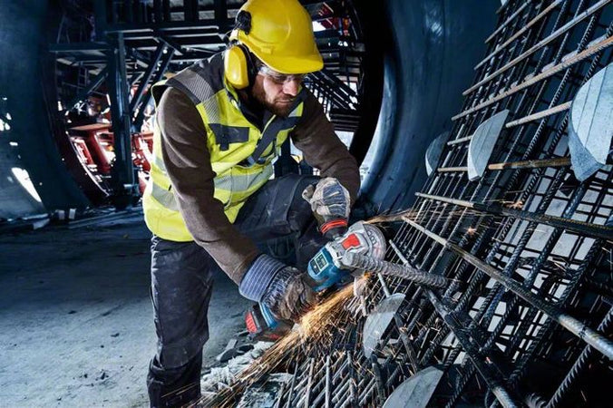 Smerigliatrice BOSCH PROFESSIONAL GWX 18V-15 SC + 2 batterie 8,0Ah GAL 18V-160 C + L-Boxx X-lock