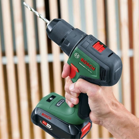 Trapano avvitatore Bosch UniversalImpact 18V60 (+2 batterie da 2,0Ah) + caricabatterie AL 18V-20