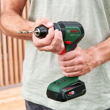 Trapano avvitatore Bosch UniversalImpact 18V60 (+2 batterie da 2,0Ah) + caricabatterie AL 18V-20