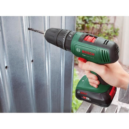 Bosch Home and Garden 06039D810D Trapano a percussione a batteria agli ioni di litio da 18 V e 1,5 Ah + 2 batterie + caricabatterie