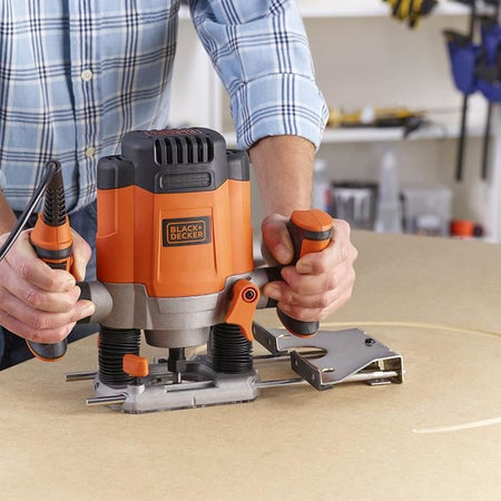 BLACK + DECKER KW1200E-QS Router 1200W - 7 accessori