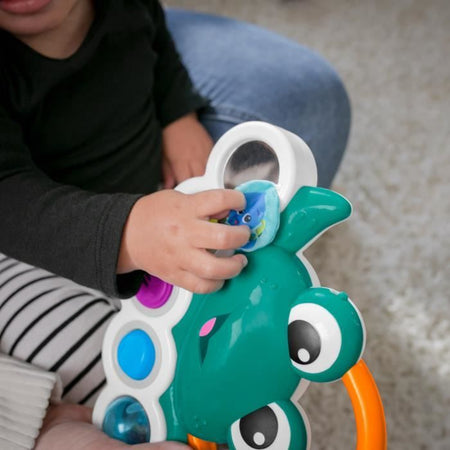 Giocattolo di attività sensoriale Busy Bubbles di Neptune Ocean Explorers BABY EINSTEIN, luci e musica interattive, 3 mesi