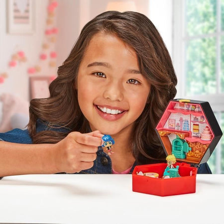 BANDAI - Miraculous Ladybug - Chibi Boulangerie Mini Universe - Mini figure di Marinette e Adrien incluse - P50551