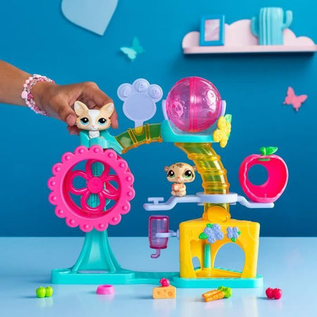 BANDAI - Littlest Pet Shop - Cofanetto Fun Factory - Playset con 2 animali, decorazioni e accessori - BF00519