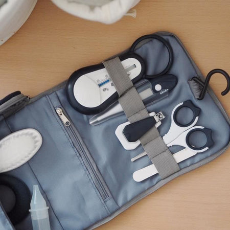BEABA, beauty case da viaggio, 9 accessori, blu notte