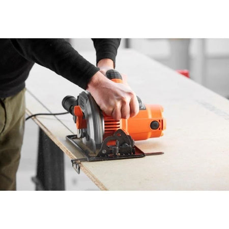 BLACK & DECKER Scie circulaire CS1550-QS - 1500 W