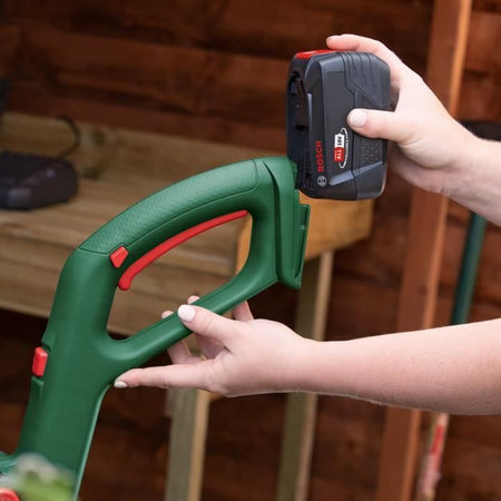 Pack Bosch EasyMower 18V + Cortacésped EasyGrassCut + 1 Batería 4.0 Ah y Cargador