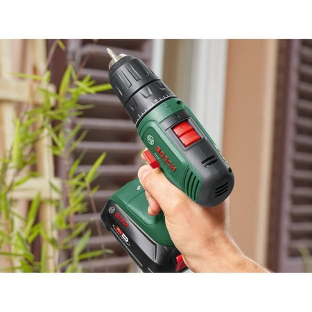 Trapano avvitatore a batteria BOSCH -UniversalDrill 18 2 batterie 1,5Ah box