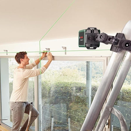 Laser a linea Bosch - Quigo Green (Fornito con 2 batterie, pinza universale MM2 e 1 adattatore di fissaggio)