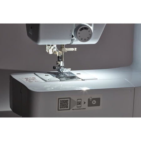 BROTHER - CS10s - Macchina da cucire elettronica - 40 punti - Sistema di infilatura dell'ago - Display LCD - Bianco
