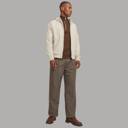 Bomber Uomo Jack Jones: Stile Sostenibile e Funzionalità