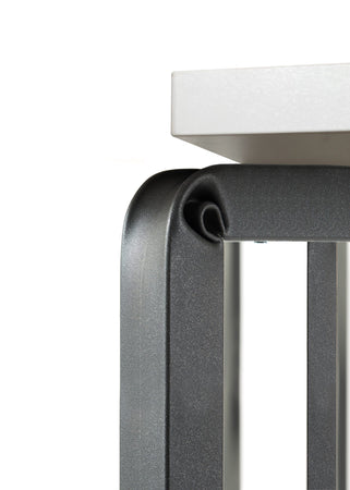 Scrivanie multipostazione moderne con cassettiere metalliche, sedie operatore e mobili archiviazione in melaminico
