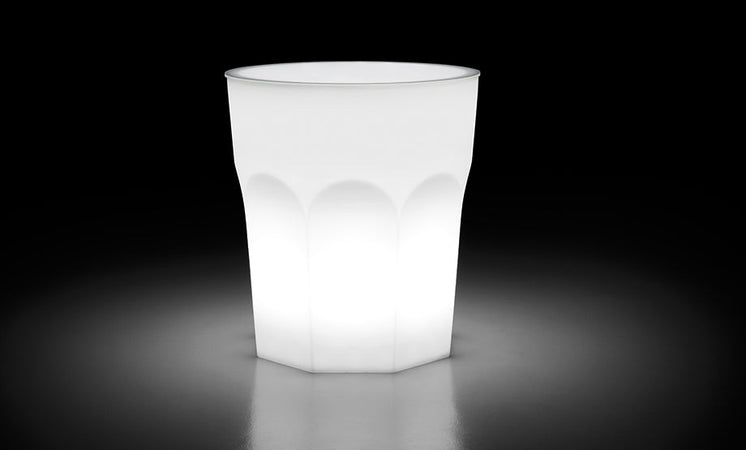 Tavolo "Cubalibre" struttura in polietilene per esterno