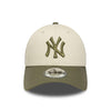 Cap New Era 940 New York Yankees MLB Sidepatch beige