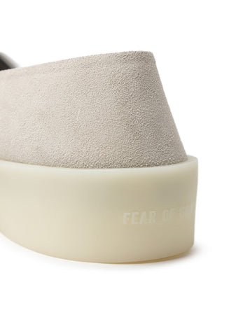 FEAR OF GOD Mocassini in Camoscio Grigio Chiaro con Suola in Gomma Fear of God da uomo