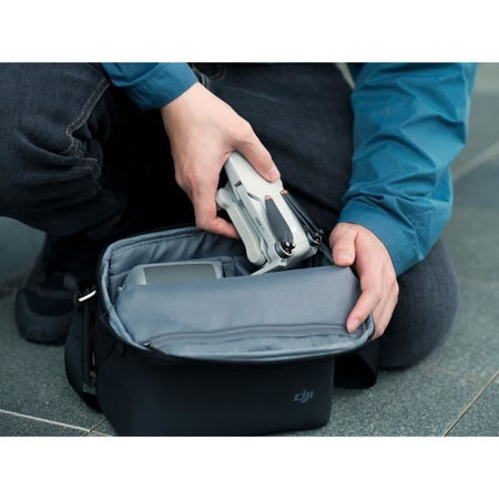 Drone pieghevole DJI Mini 4K Fly More Combo - Bianco - Durata batteria 31 min - Portata +1000 m