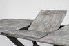 Tavolo allungabile Dominik con gambe in acciaio verniciato, piano in MDF ricoperto