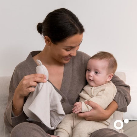 doomoo You&Me Baby Comforter - Piumino Reversibile e Confortevole - Dotato di 2 Corpi per Trasportare l'Odore dei Genitori, Beige