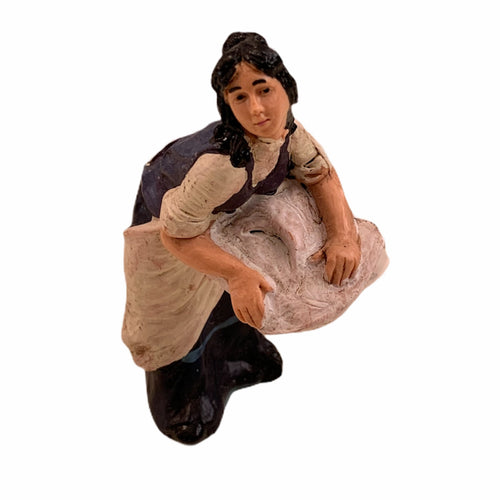 Statuetta per presepe natalizio donna che lava i panni h 10 cm