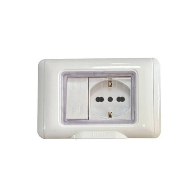 KIT PLACCA STAGNA IP55 CON PRESA UNIVERSALE E UN INTERRUTTORE UNIPOLARE - ElettroWatt.eu