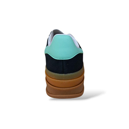 Scarpe sneakers Bambine e ragazze adidas GAZZELLE bold j IH6456 nero-celeste-beige laccio