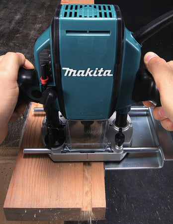 Fresatrice Verticale MAKITA RP0900 (900 W)