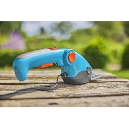 Kit a erba cisail comfortcut li + manico telescopico + ruote- 3.6 v/3.0 ah- protezione delle pale USB-C- 9889-20