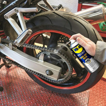 WD-40 grasso catena moto