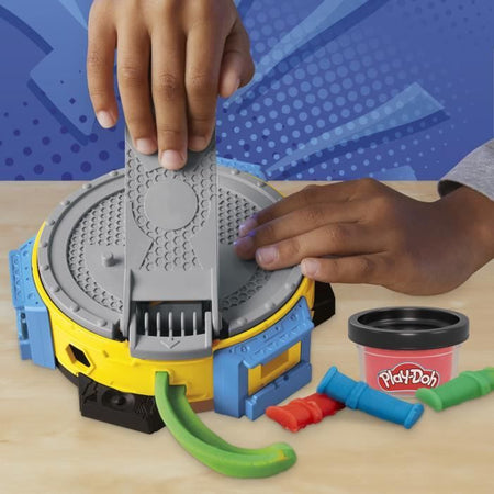 Play-Doh Hulk schiaccia tutto, set di pasta da modellare con statuetta di Hulk, dai 4 anni, Marvel