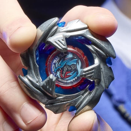 Beyblade X Pack Cobalt Dragoon 2-60C con lanciatore di corde Deluxe, trottola con rotazione a sinistra, età 8+