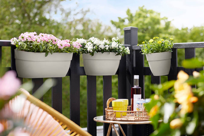 Vaso "Vibia Campana Easy Hanger" in plastica riciclata, per esterno