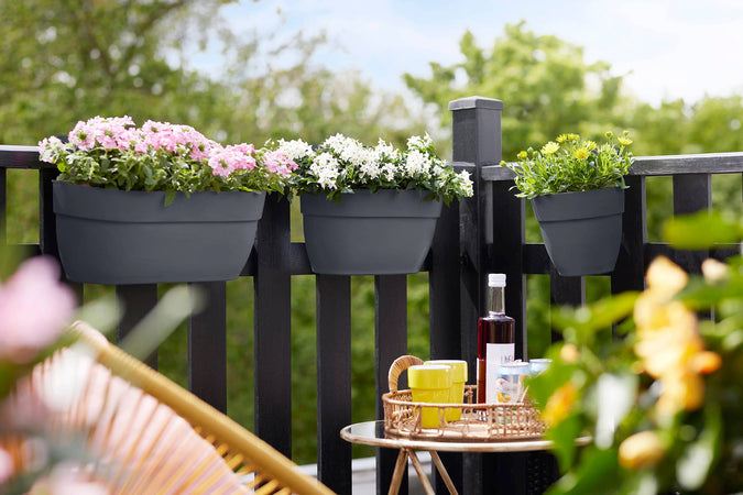 Vaso "Vibia Campana Easy Hanger" in plastica riciclata, per esterno