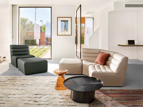 Poltrona "Magnus" per interno, Struttura In Legno Compensato E Mdf 150 x 90 x 79h cm