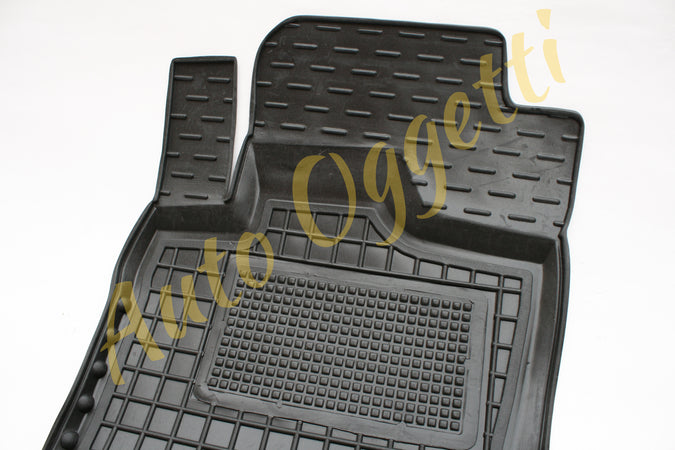 Tappetini di gomma per Mitsubishi L200/Triton (2013+)