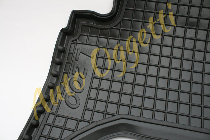 Tappetini di gomma per Mitsubishi L200/Triton (2013+)
