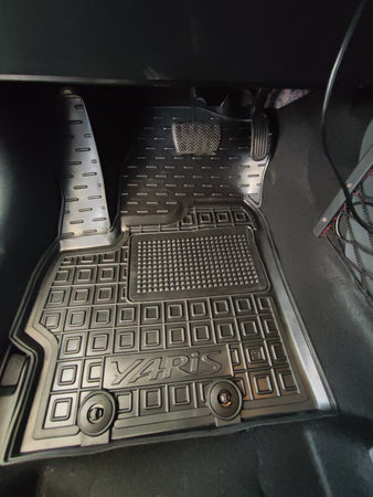 Tappetini di gomma su misura per Toyota Yaris (2020+)