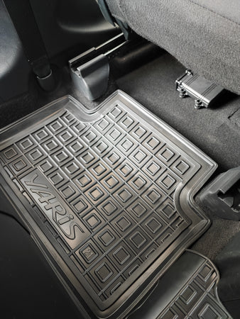 Tappetini di gomma su misura per Toyota Yaris (2020+)