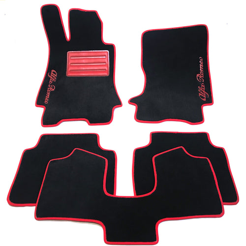 Tappetini in moquette (Velluto) Waterloo Alfa Romeo Giulia (2016+)