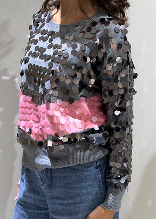 Pull girocollo con macropailettes
