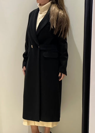 Cappotto con cintura e bottone gioello